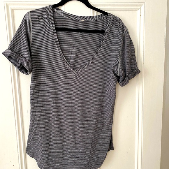 Lululemon stripped tee - Picture 1 of 2